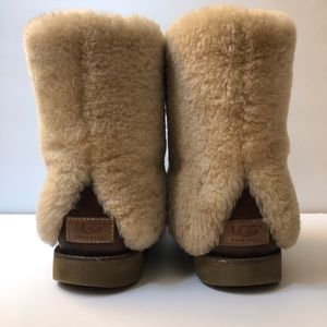 Ugg Maylin Boot, size 9